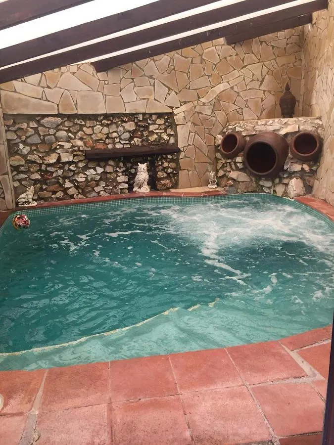פריחיליאנה Villa Jardin Piscina Climatizada ספרד